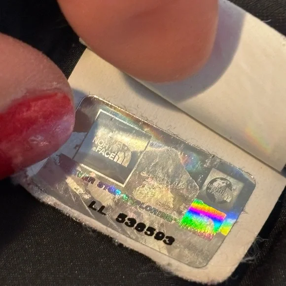 The North Face Women's Black Puffer Vest - Picture 7 of 7